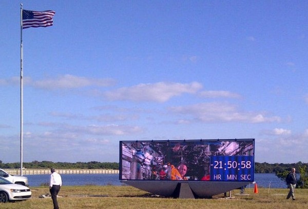 NASA Will Use LED Display to Replace Analog Clock to in Kennedy Space Center